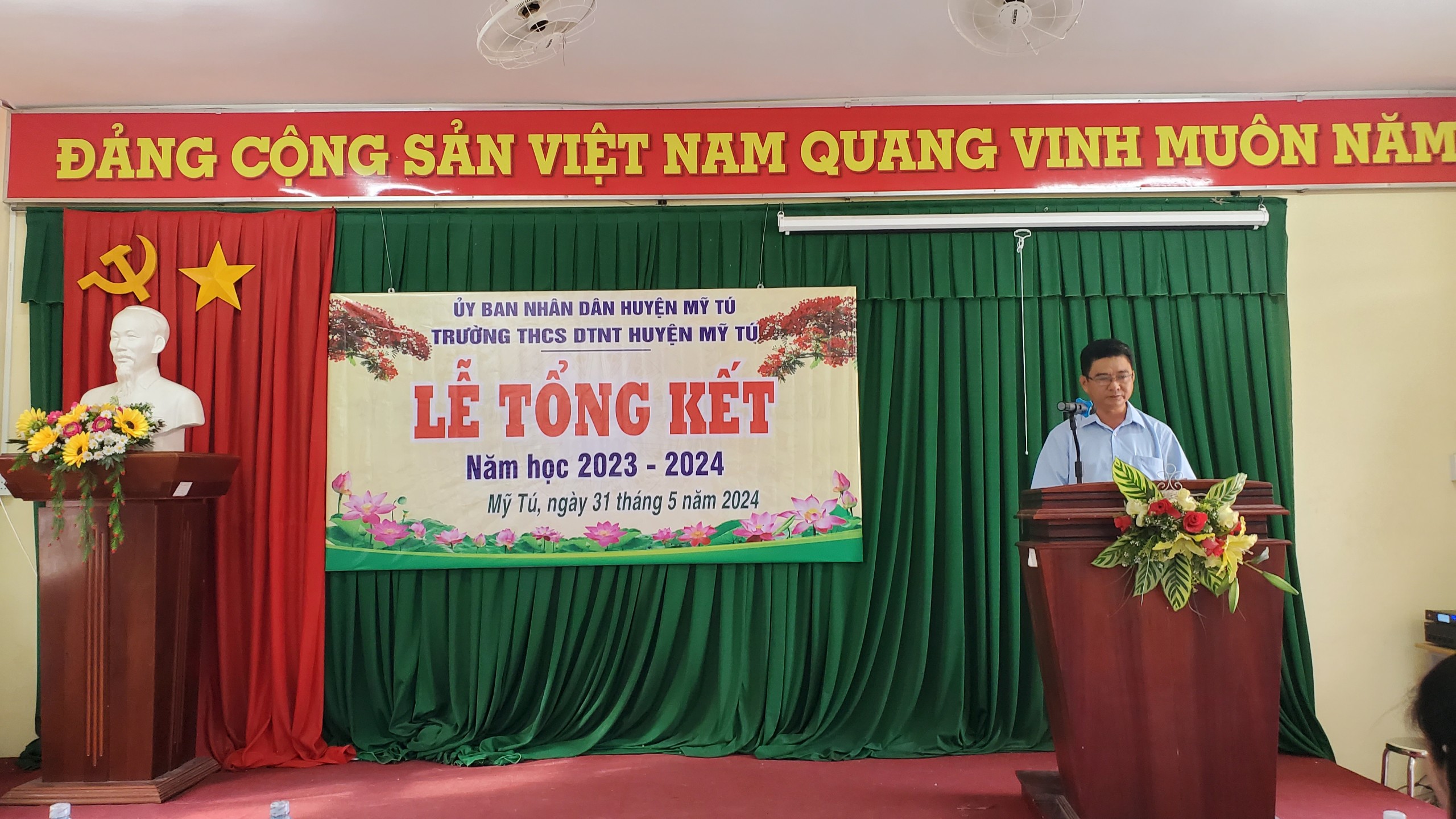 TRƯỜNG THCS DTNT MỸ TÚ TỔ CHỨC LỄ TỔNG KẾT NĂM HỌC 2023-2024